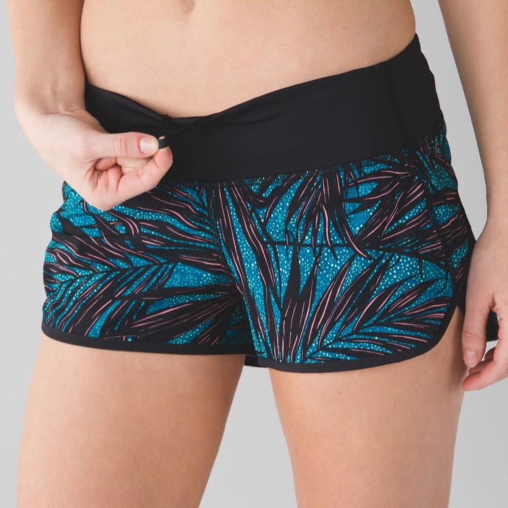 Lululemon Speed Short Palm Lace Tofino Teal Multi / Black size 4